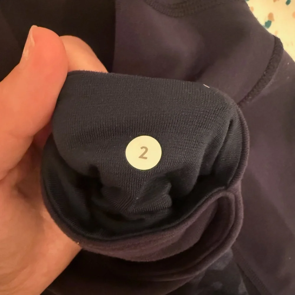 Lululemon Wunder Under Navy Blue Camo Cropped Leggings Sz 2 - Picture 7 of 7